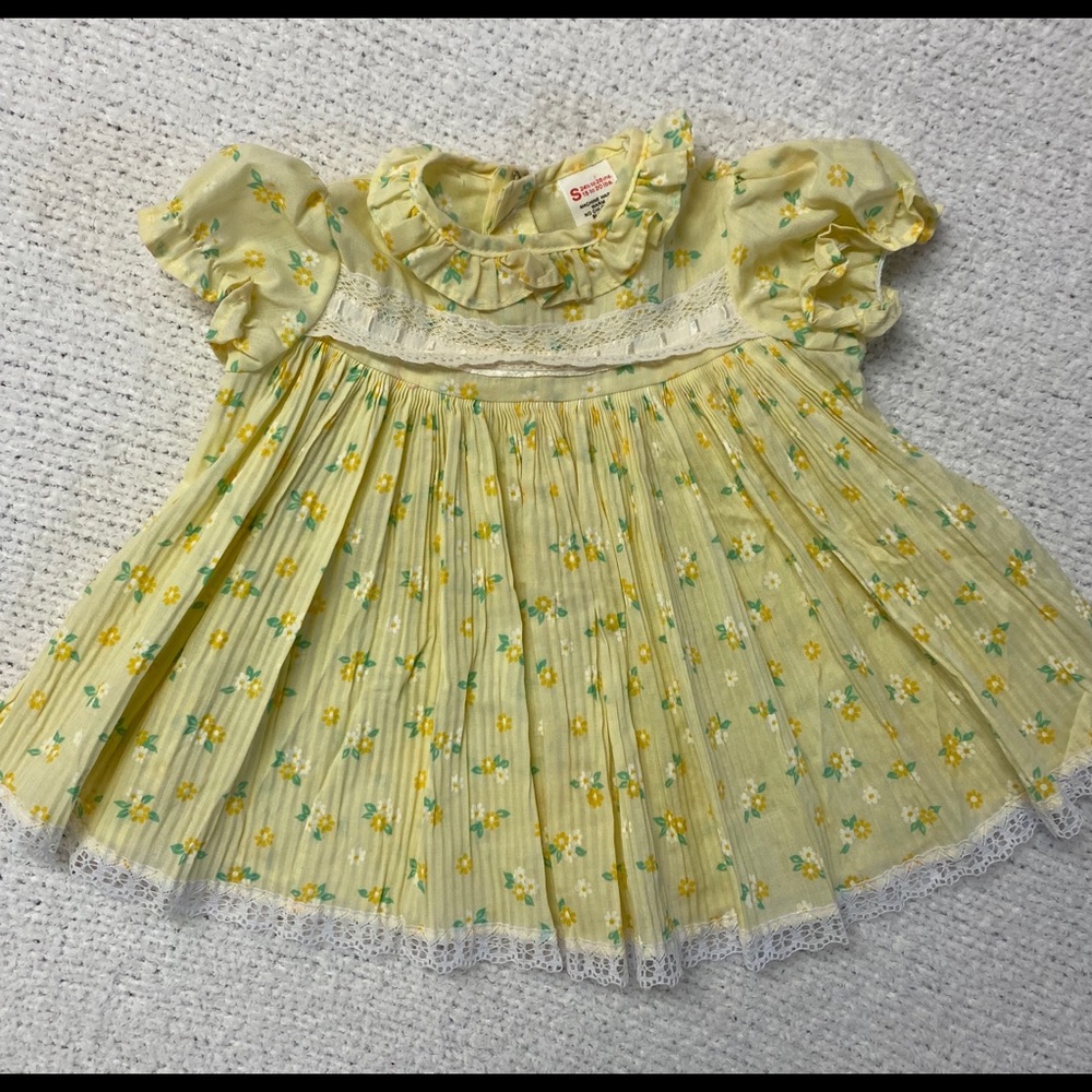 Vintage Yellow Daisy Dress